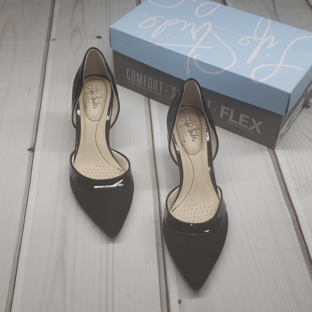 Flex and Cushioned Black Pumps